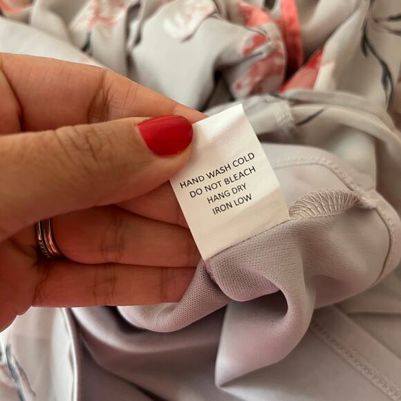 Sienna Sky Floral Dress Large V Neck Blouson Mini Gray Flutter Sleeve Women NWT - Picture 4 of 7